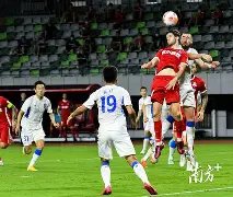 神秘伪装风,两狂热球迷,变身安保,j9,j9游会,九游会官网,九游会体育