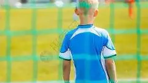 “张琳芃合同悬念揭晓：申花错失良机，转会之谜提前揭晓！”